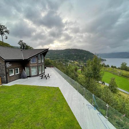 Lakes And Mountain, We Got Both! Moi Exterior photo